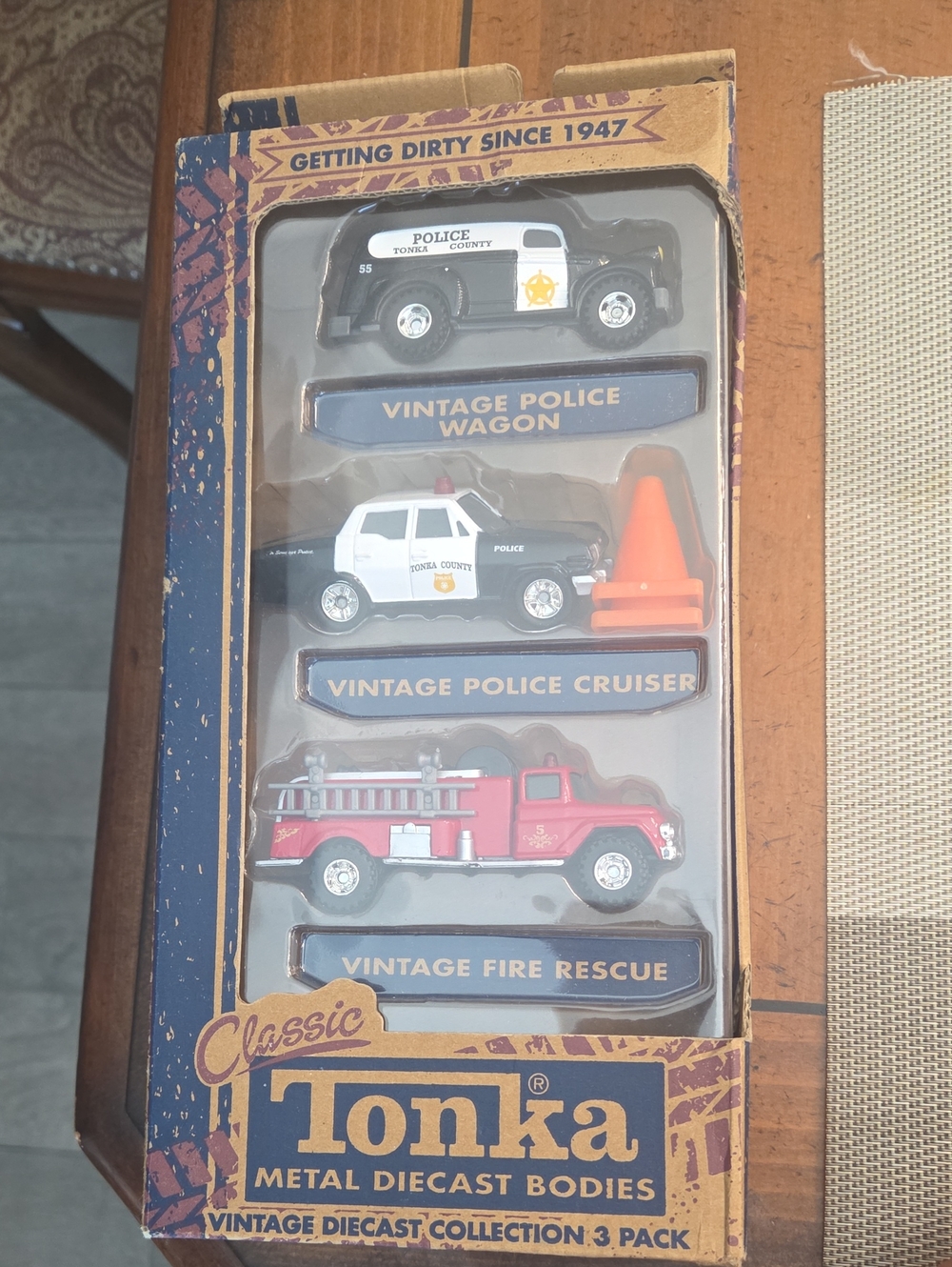 Tonka Metal Diecast 3-Pack - White, Black, Red, Orange